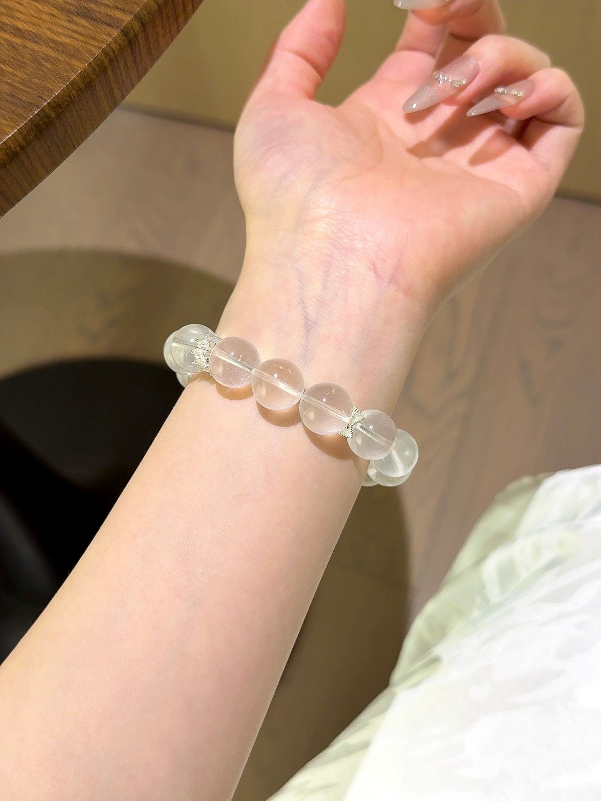 ▫️▪️ Milky crystal bracelet